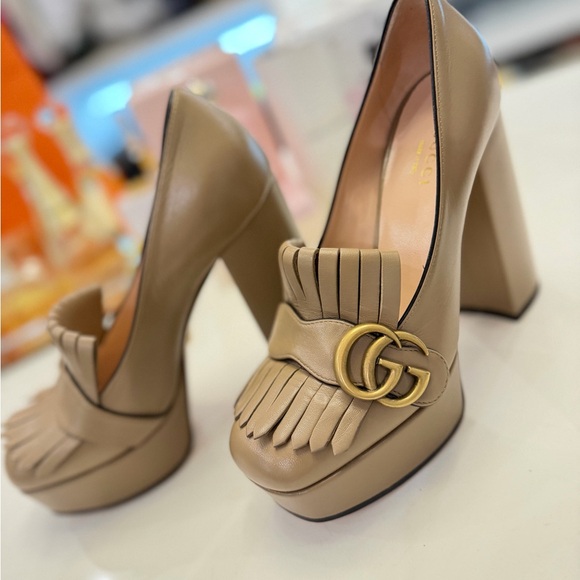 Gucci Beige Leather Fringe Heels Double G Logo Leather Pumps - Picture 2 of 9